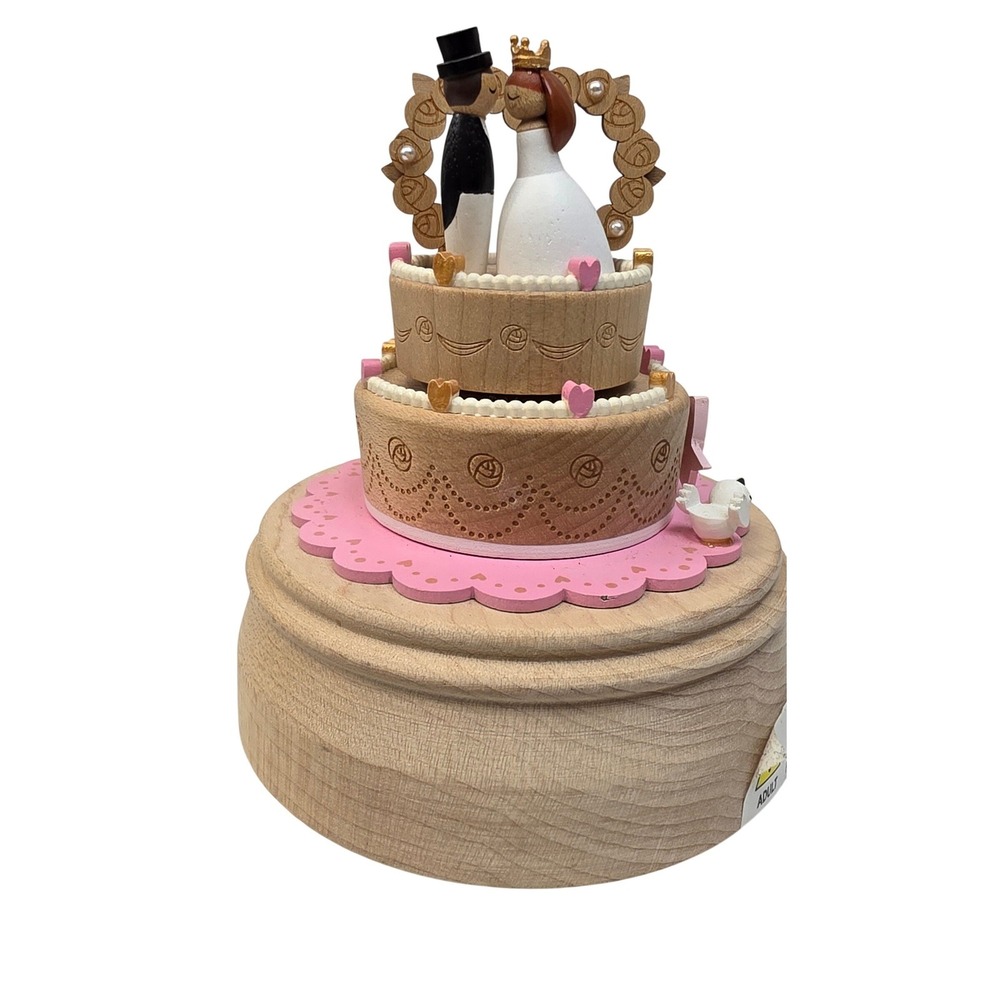 Wooderful‎ Life Musical Wedding Cake Bride Groom Rotating Figurine